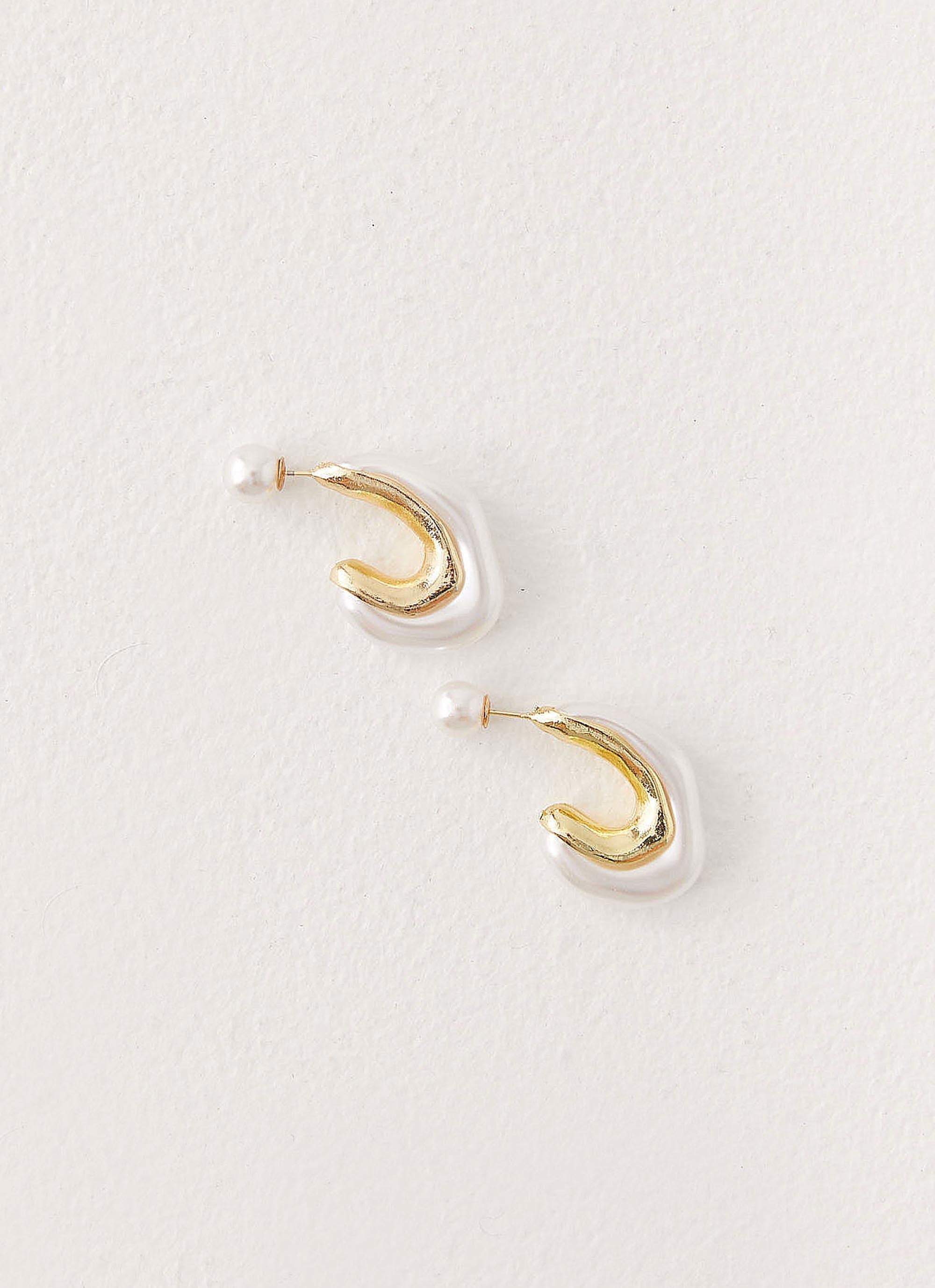 Danca Earrings - Pearl