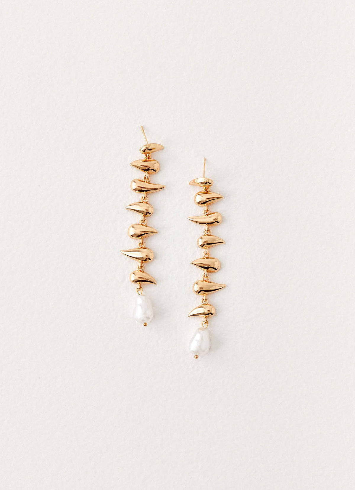 Jaylin Earrings - Pearl