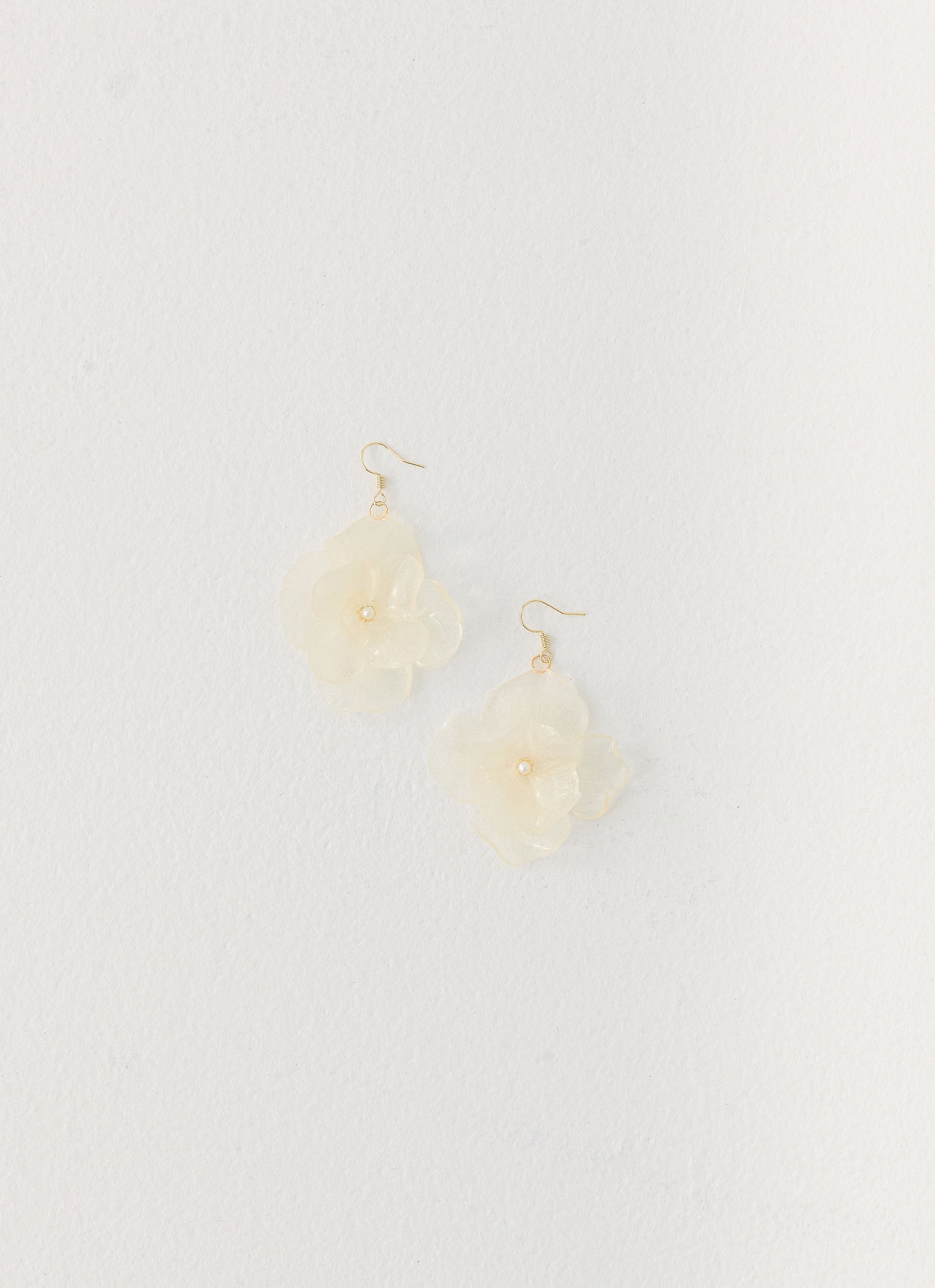 Onda Rosa Earrings - Ivory